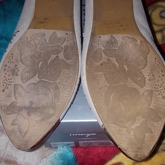 Flats - Picture 2 of 2